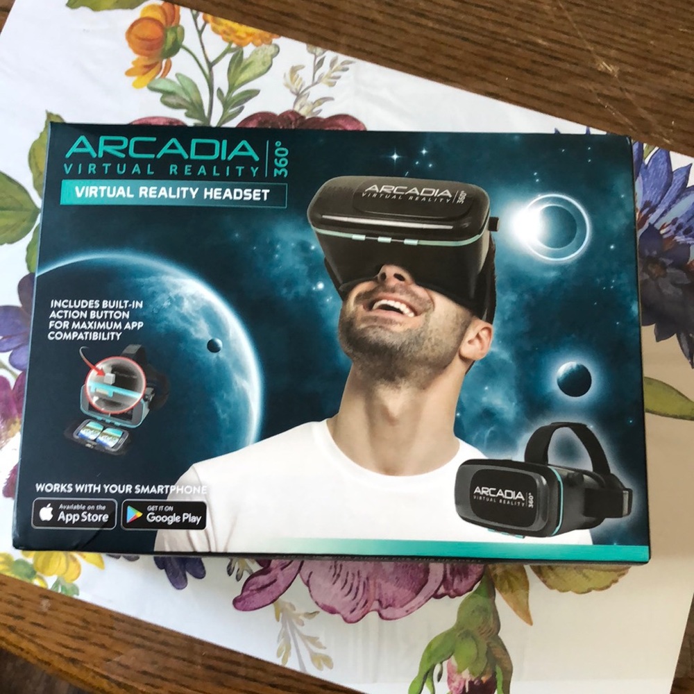 ARCADIA VIRTUAL REALITY HEADSET